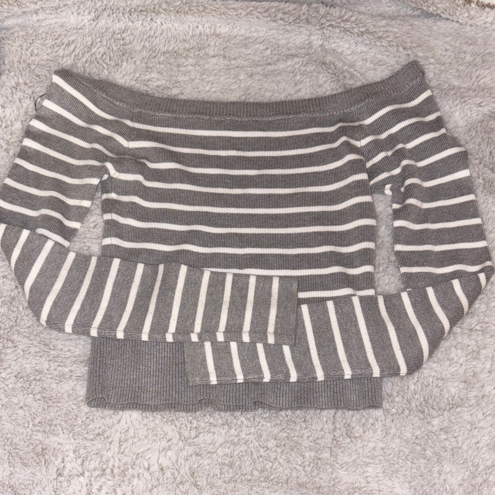 Elegant Off-Shoulder Striped Sweater in Gray